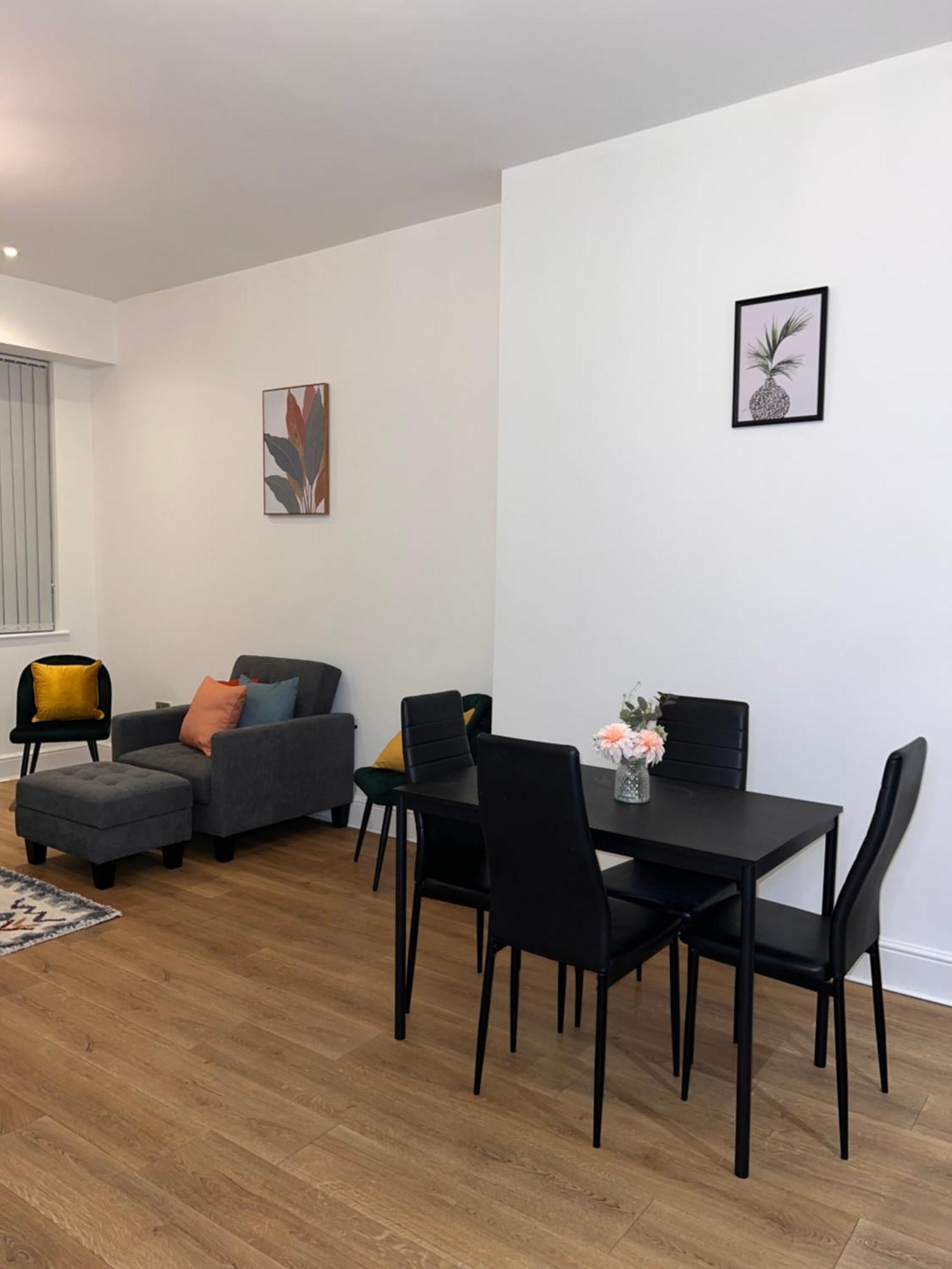 Modern 2 Bedroom In Centre With Free Wifi