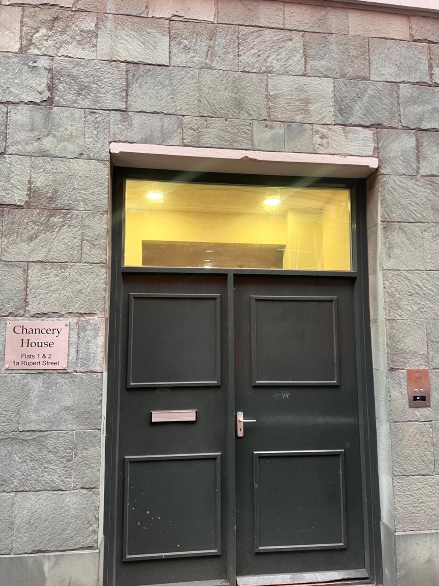 Modern 2 Bedroom In Centre With Free Wifi